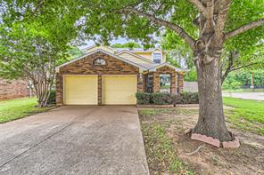 515 Bayberry Ln, Euless, TX 76039