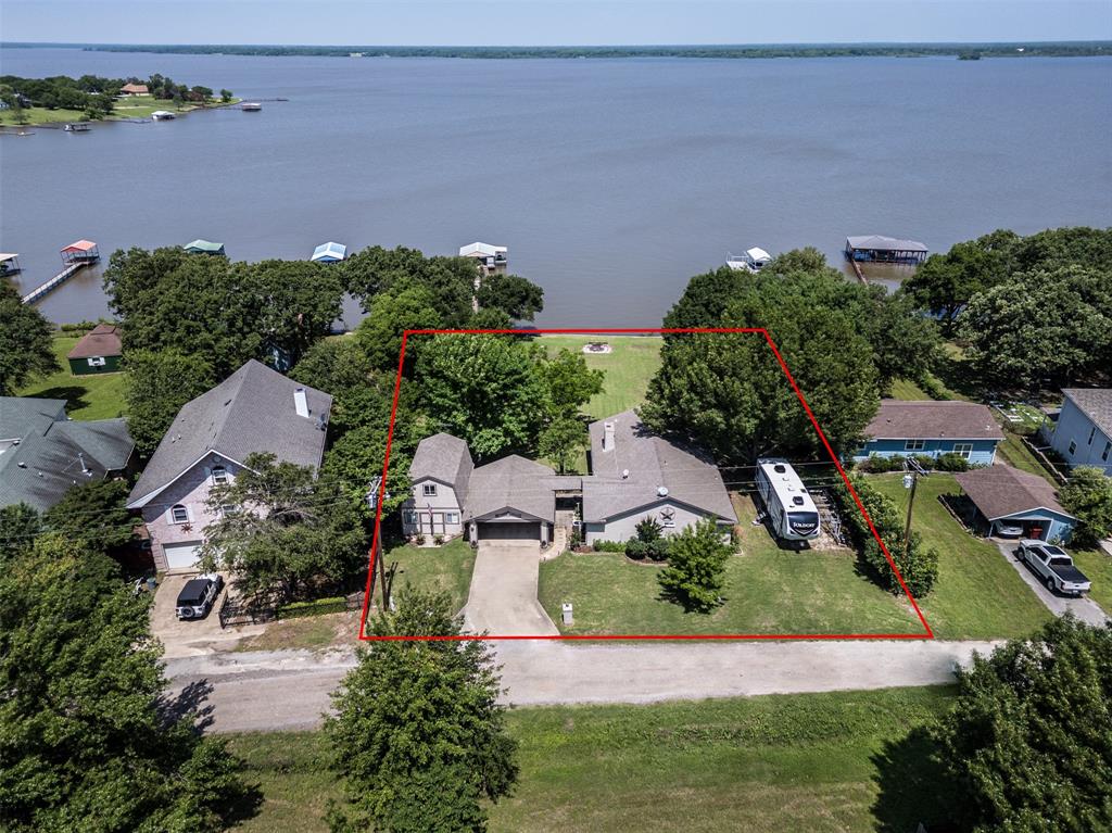 816 Shoreline Dr