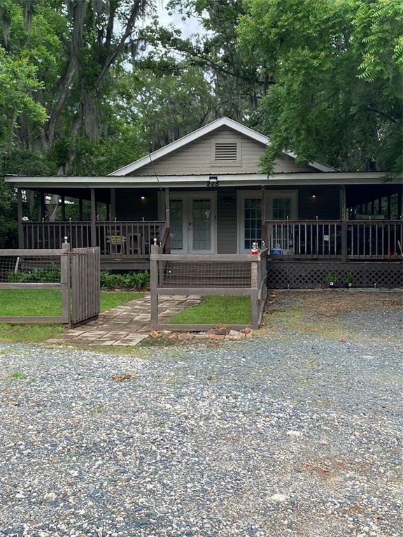 275 Lakeview Cir