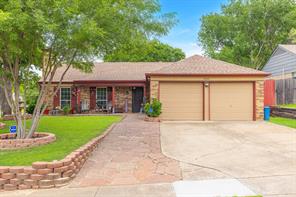 2201 Mcdowell Dr, Euless, TX 76039