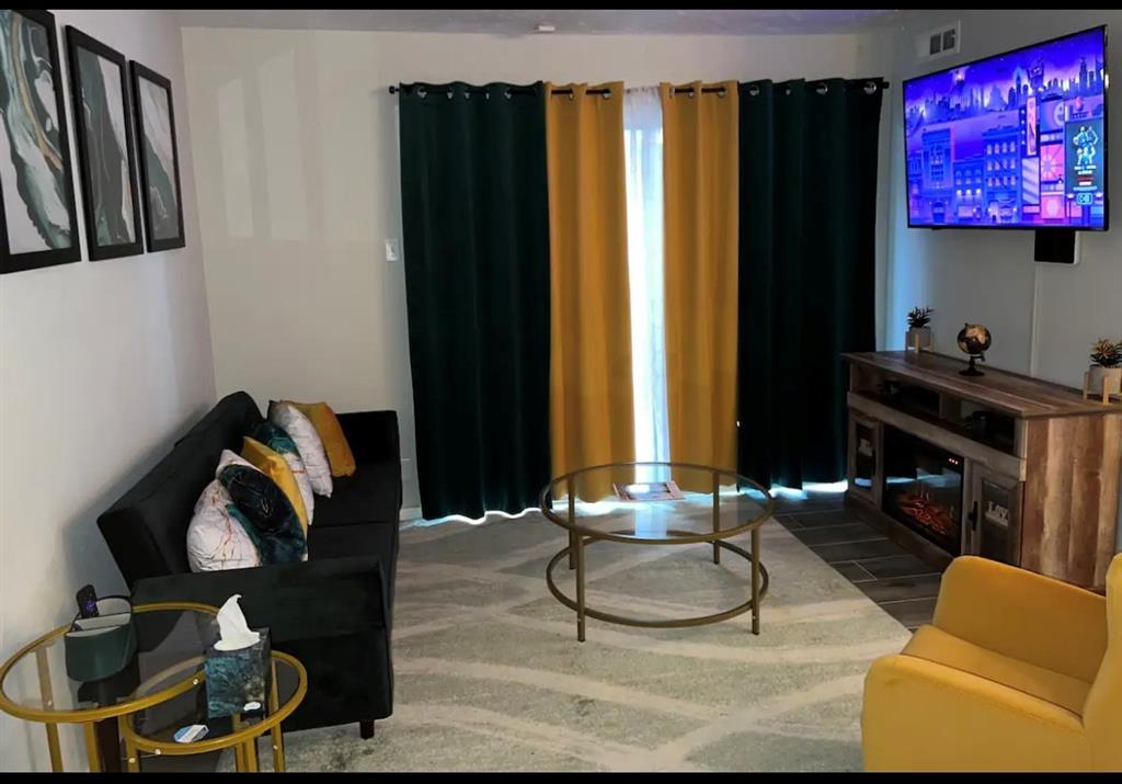 2627 Douglas Ave Unit 121