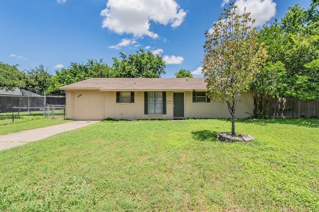 204 NW Wintercrest Rd