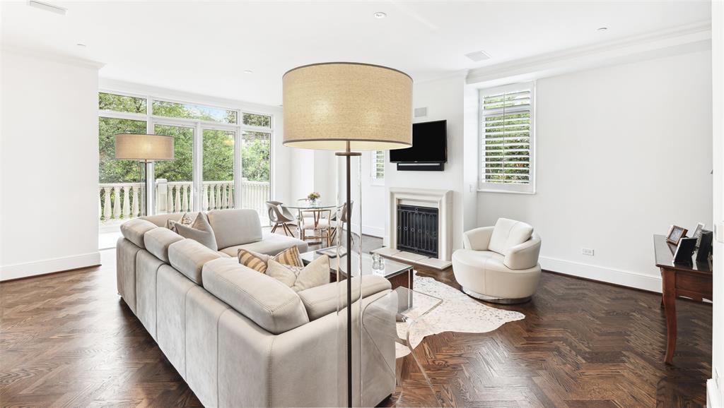 3505 Turtle Creek Blvd Unit 2C