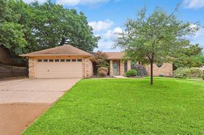 807 Forestcrest Ct, Euless, TX 76039