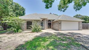 606 Hilltop Ct, Kennedale, TX 76060