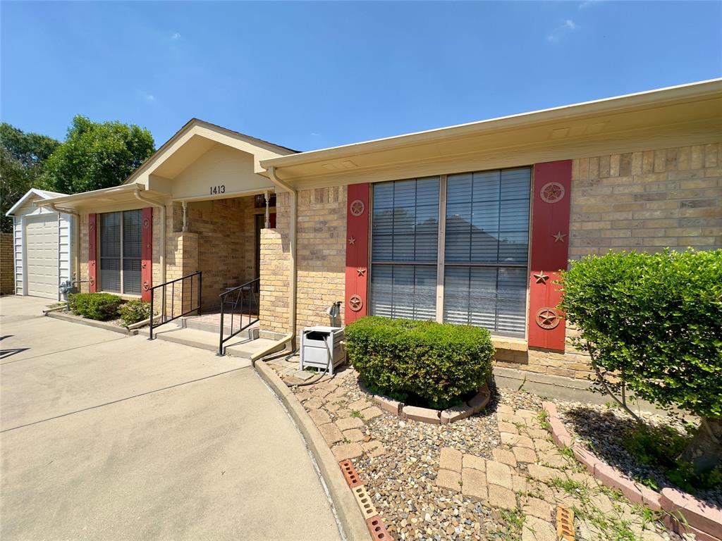 1413 Hickorywood St