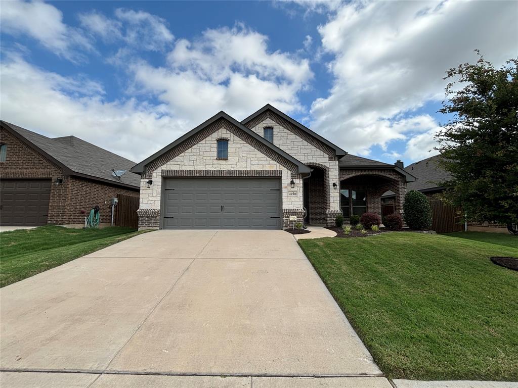 4220 Ambergate Dr