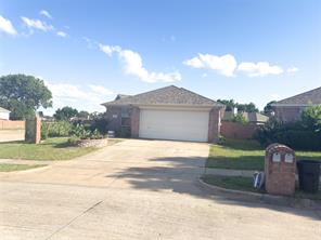 808 Aries Dr, Euless, TX 76040