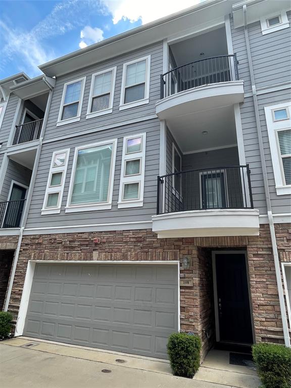 2326 Stutz Dr Unit 108