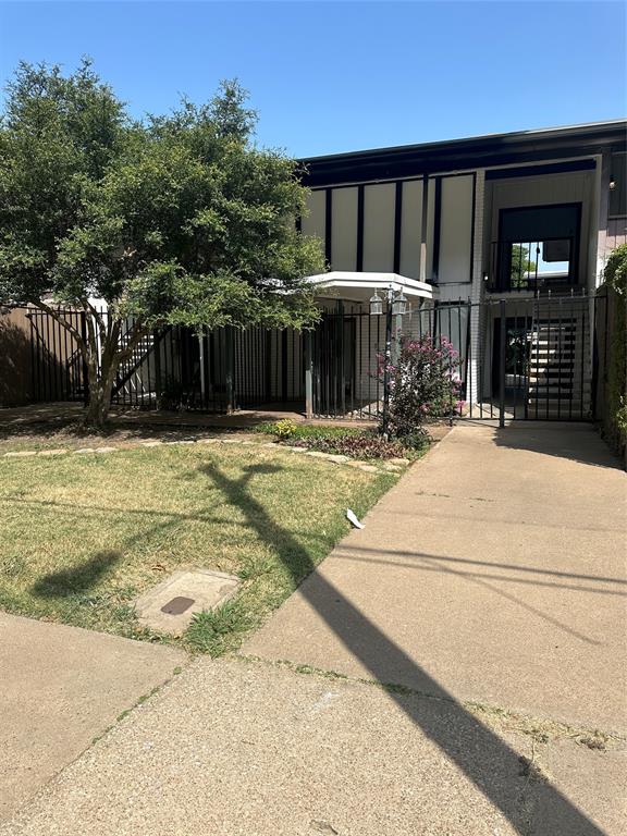 2627 Douglas Ave Unit 211