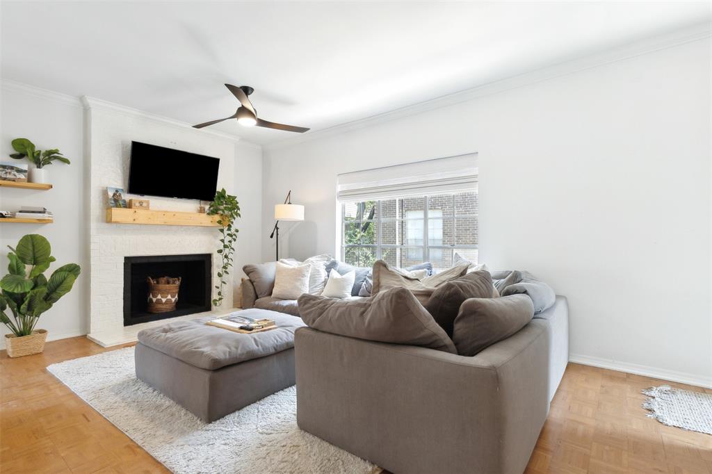 4438 Harlanwood Dr Unit 214  