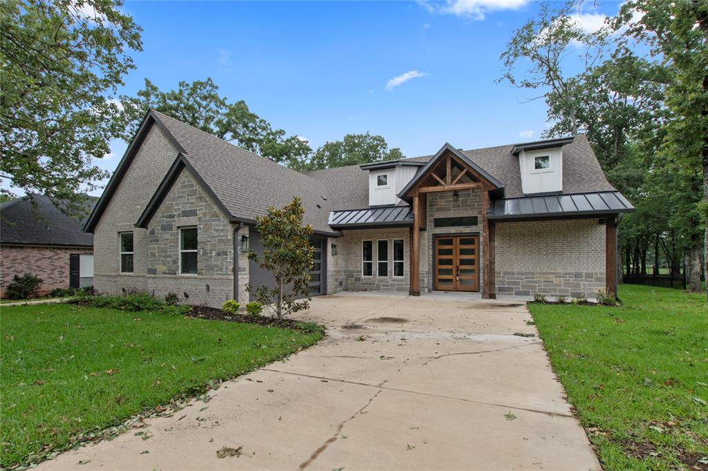 247 Colonial Dr  