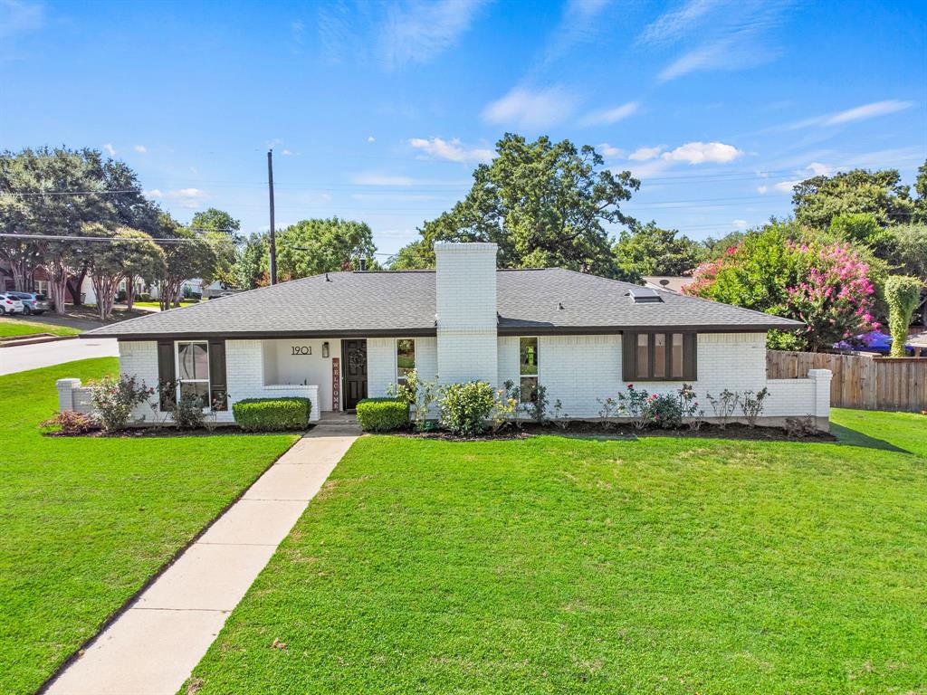 1901 Redwood Trl  