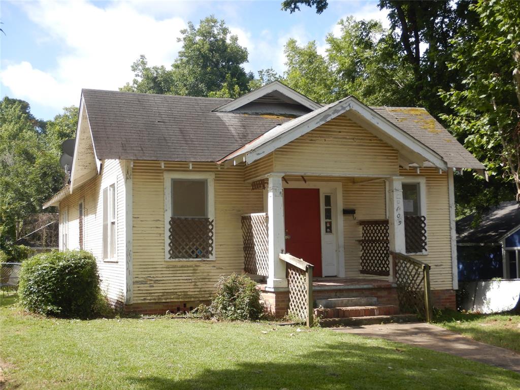 105 E Lister St  