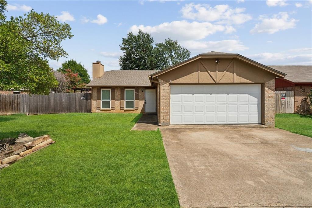 6227 Springwood Dr Arlington, TX 76001