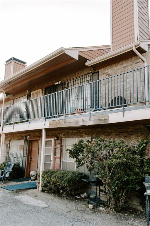 3240 Lombardy Ln Unit 215