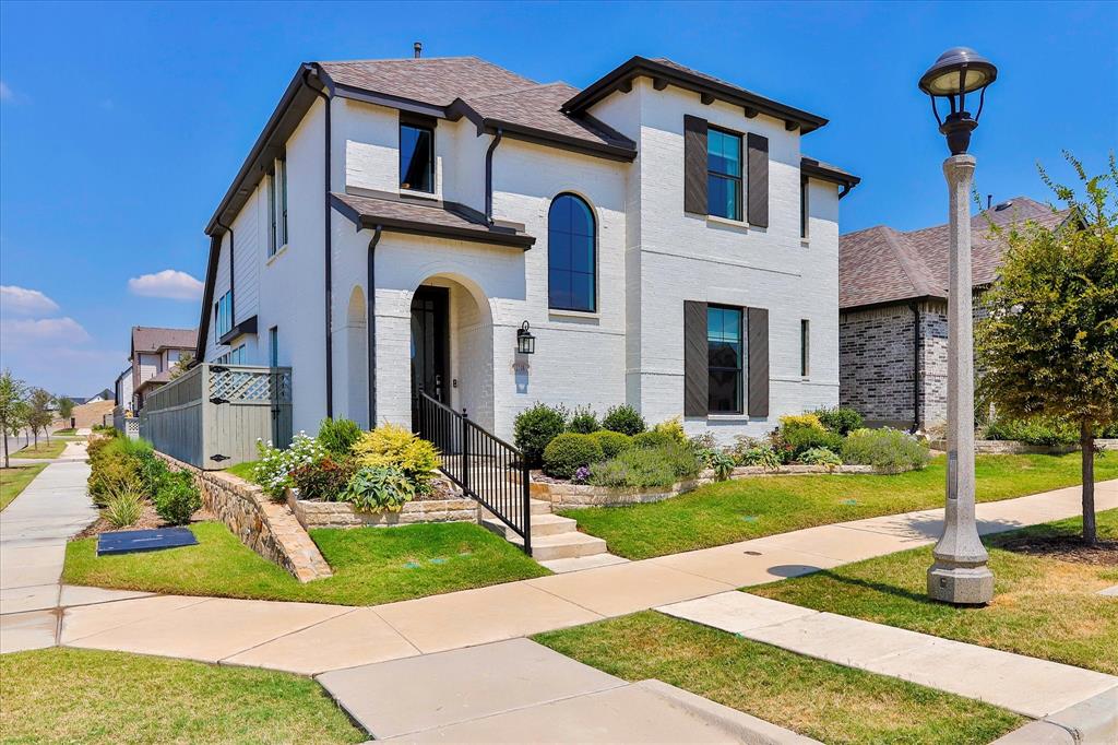 2248 Elm Pl  
