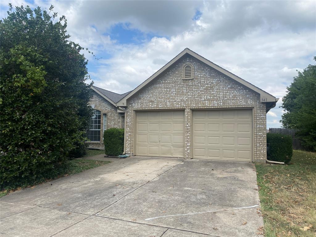 341 Pebblebrook Ln  