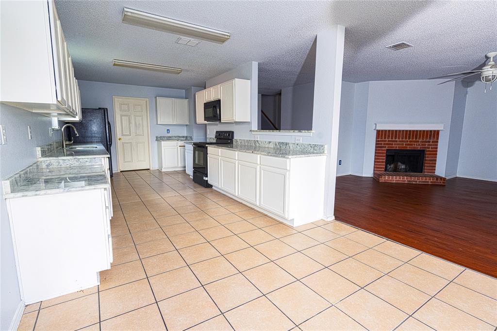 102 Greeting Gate Ln