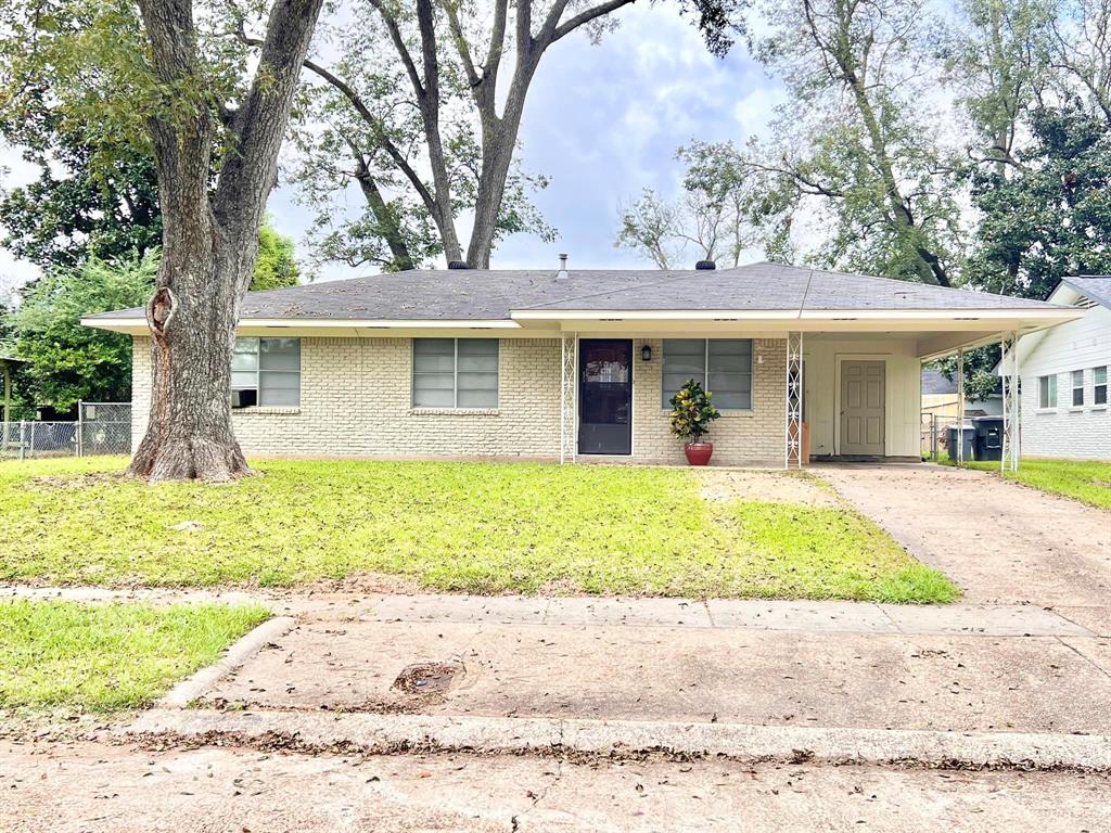 1717 Bayou Cir  
