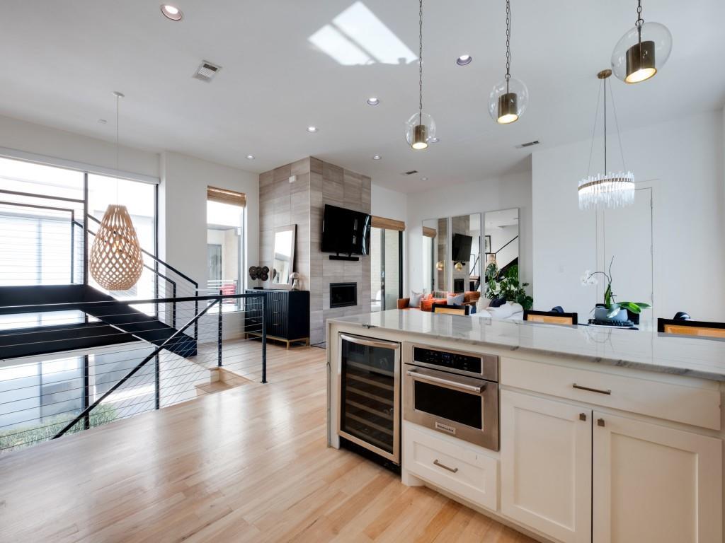 2B 1847 Summit Ave 2B